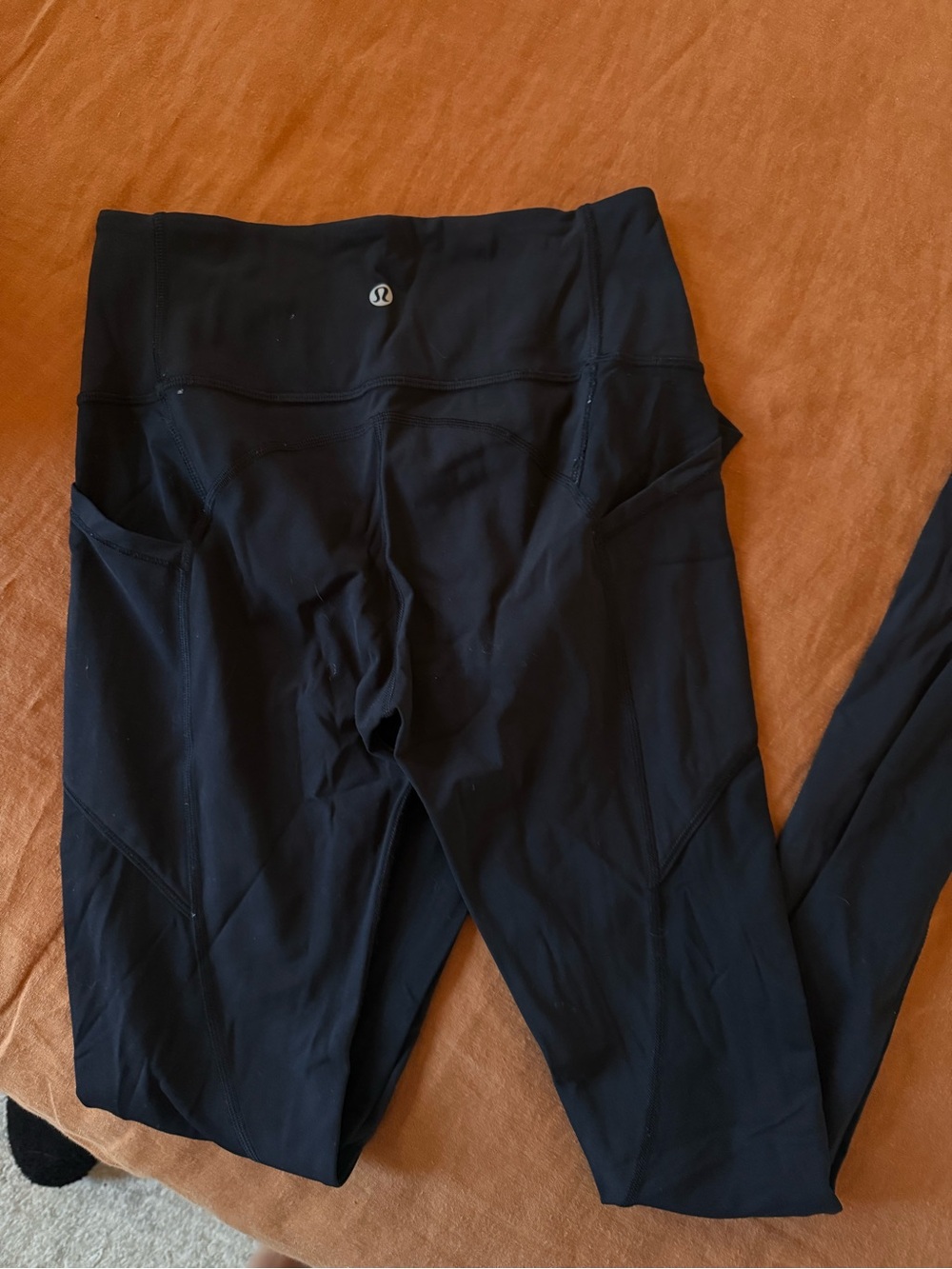 lululemon black athletic leggings with side pockets